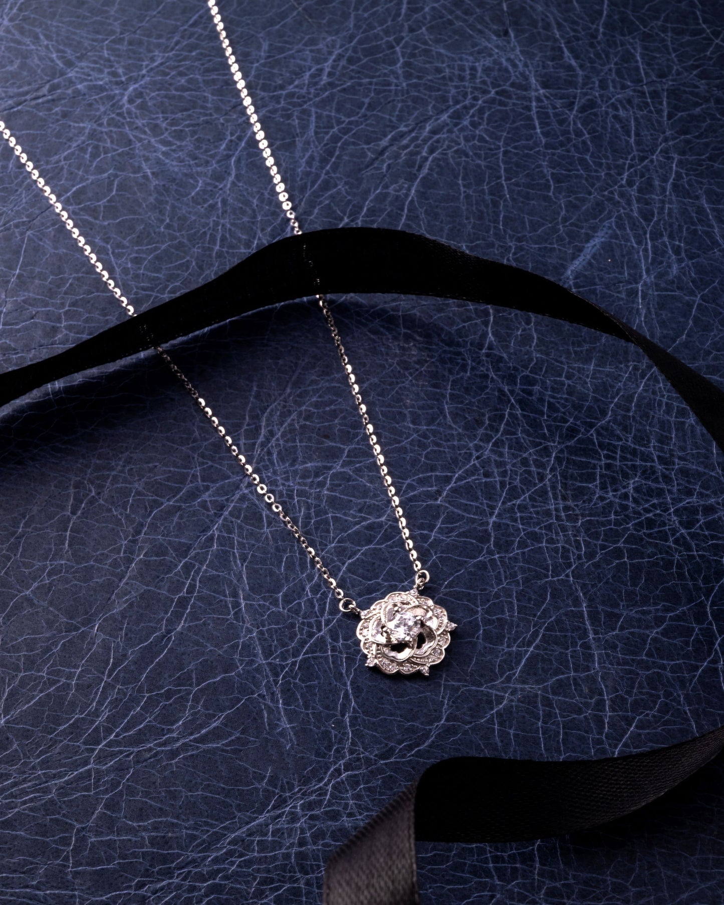 925 STERLING SILVER PENDENT STUDDED WITH ICE CUT CZ
