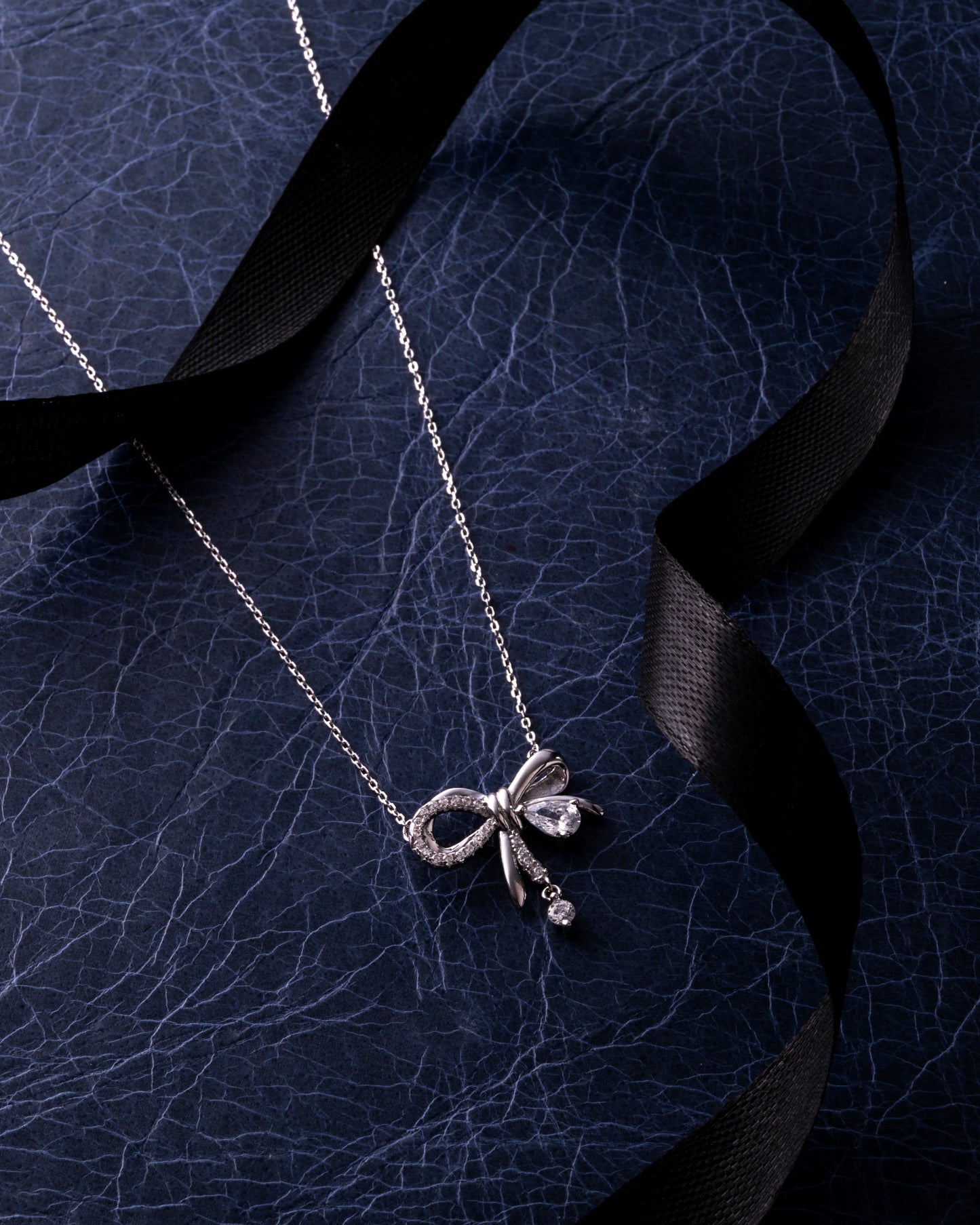 PENDENT STUDDED WITH CZ