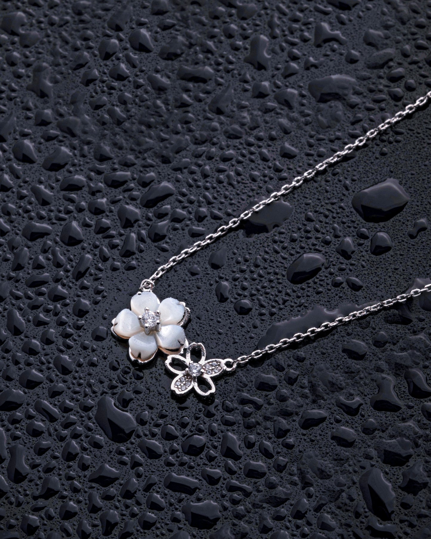 FLORAL MOP PENDENT