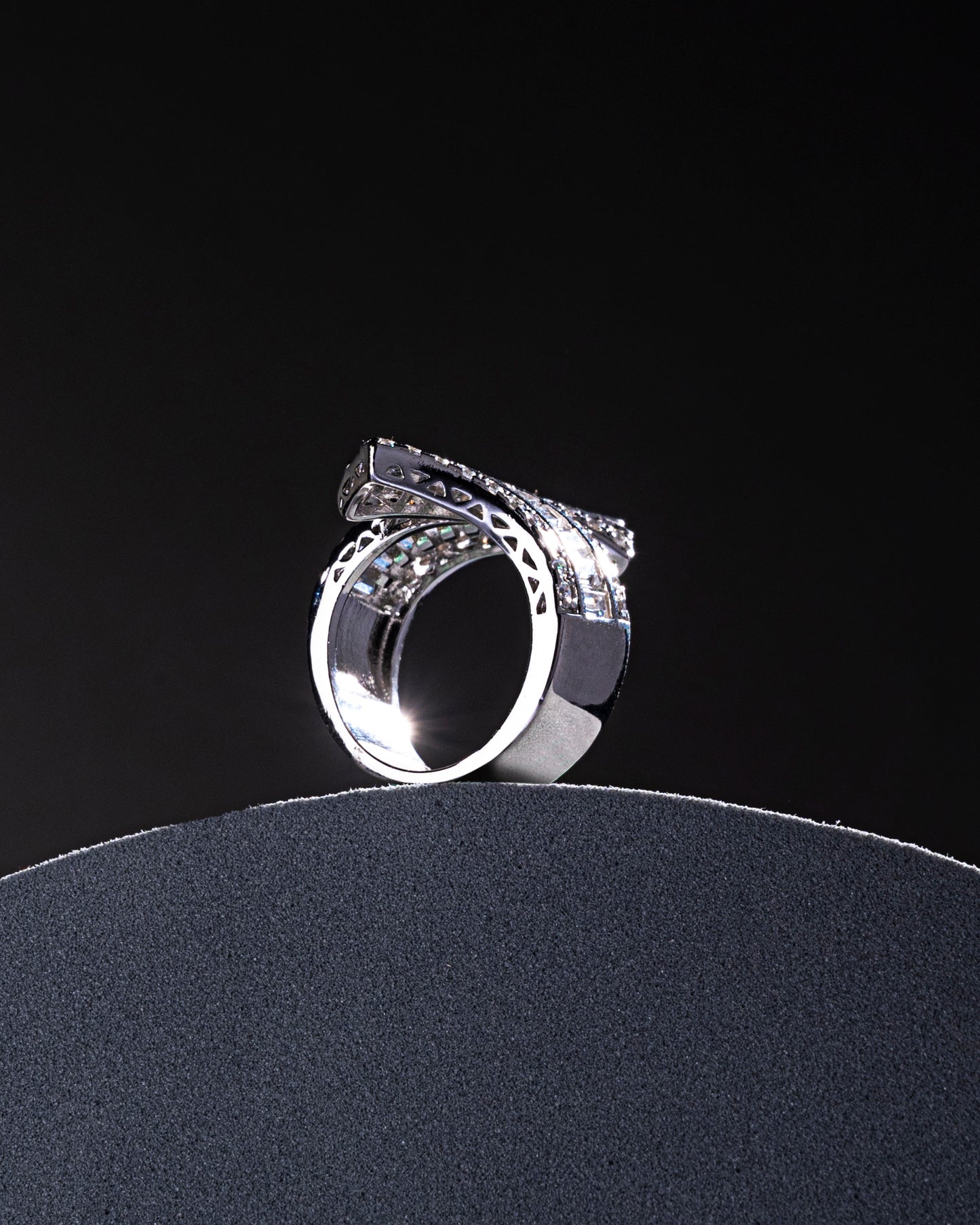 925 STERLING SILVER RING STUDDED WITH CZ
